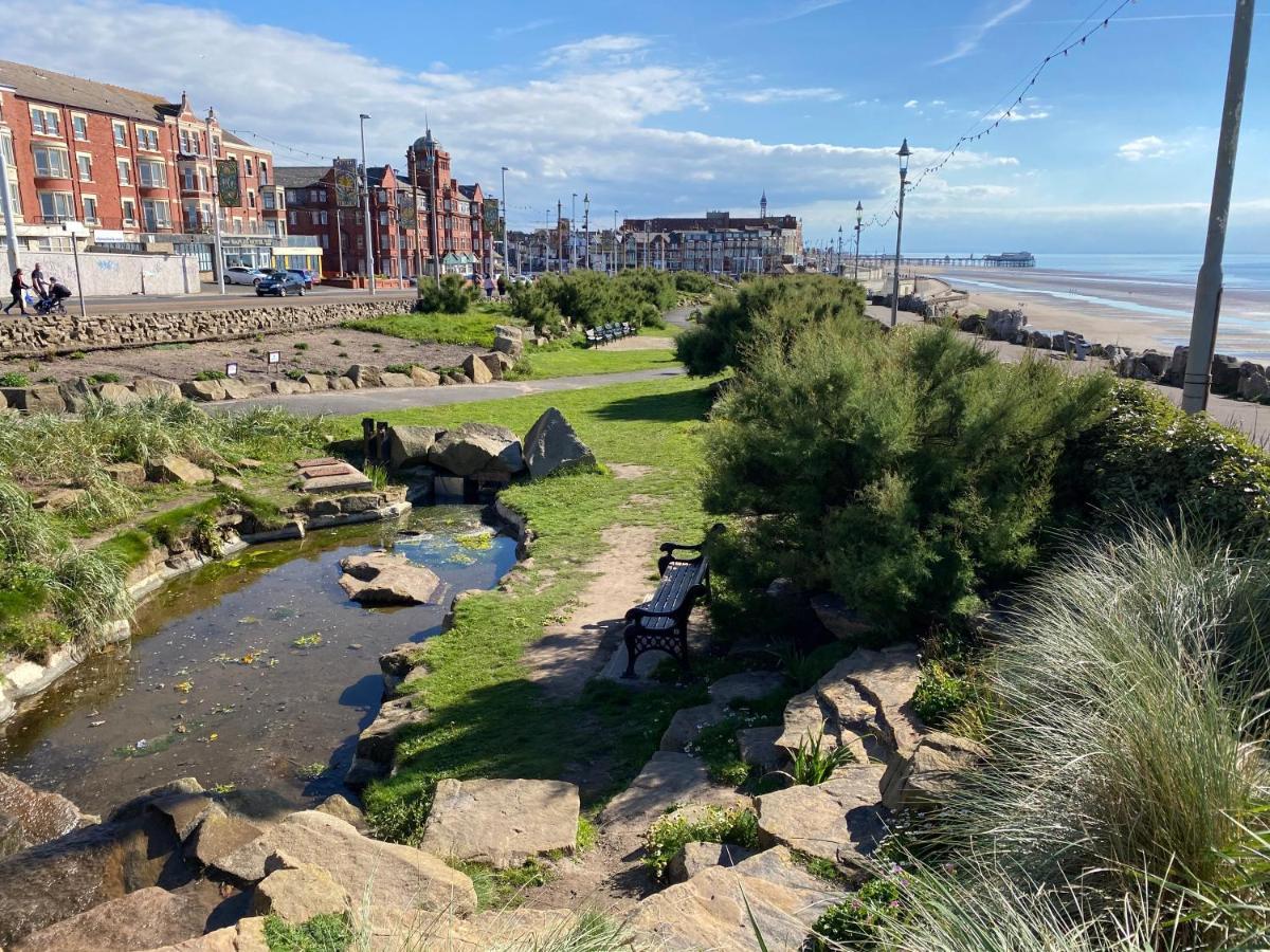 The Mayfield Boutique Guest House Blackpool Extérieur photo